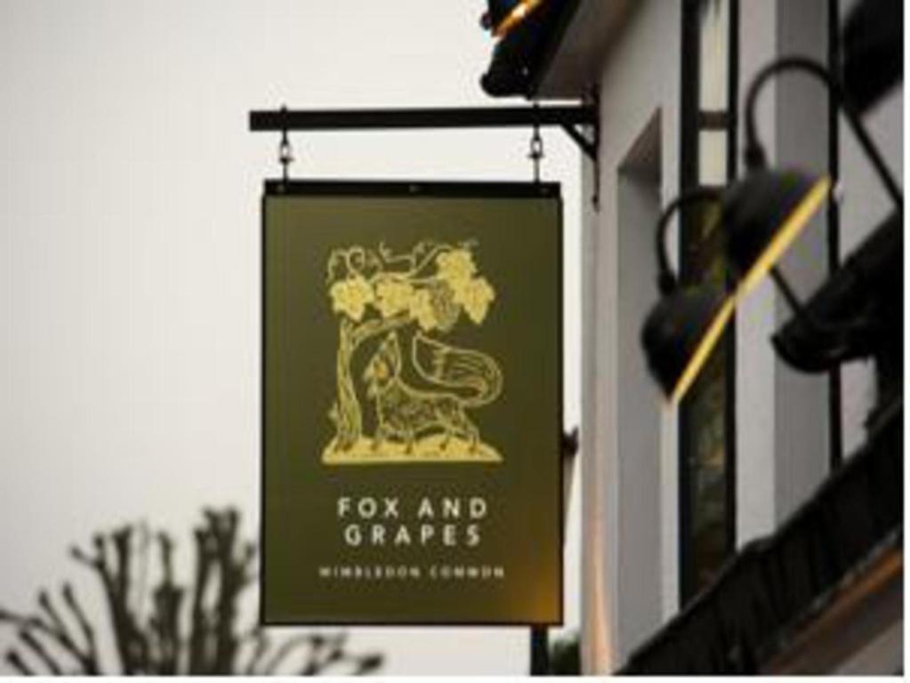 Fox And Grapes Hotel London Exterior photo